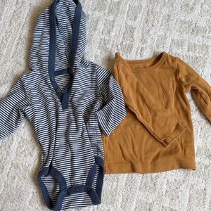 3/$16!!Carter's Navy and White Striped Hooded Bodysuit